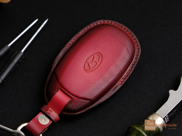 Mặt sau bao da chìa khóa Hyundai accent
