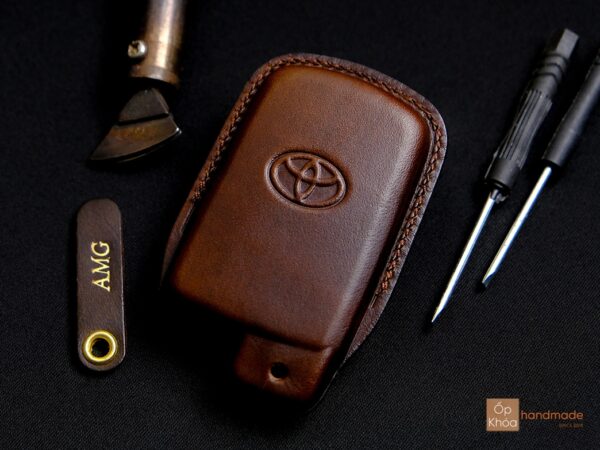 Mặt sau của bao da chìa khóa Toyota Corolla Altis 2019-2021