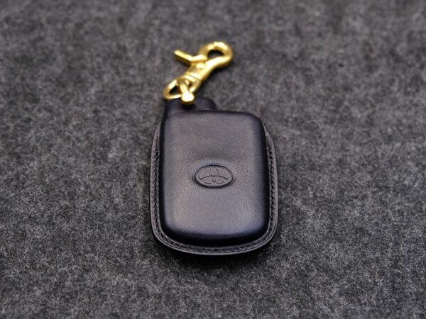 Toyota Land Cruiser - Bao da chìa khóa