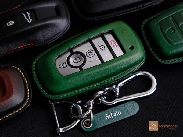 Ford Explorer - bao da chìa khóa