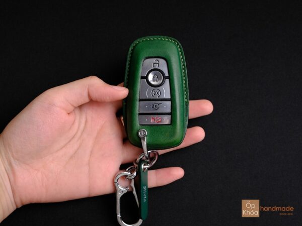 Ford Explorer - bao da chìa khóa