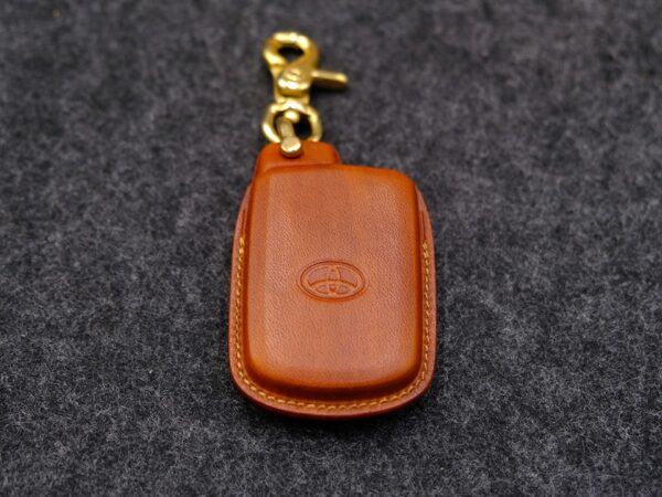 Toyota Land Cruiser - Bao da chìa khóa