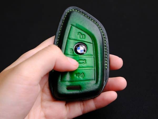 Bao da chìa khóa BMW Series được thiết kế tiện dụng, dễ dàng thao tác.