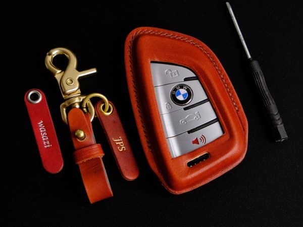 Bao da chìa khóa BMW i series kèm thẻ tags và móc khóa