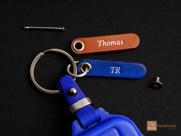 Phụ kiện đi kèm ốp khóa Toyota Corolla Cross