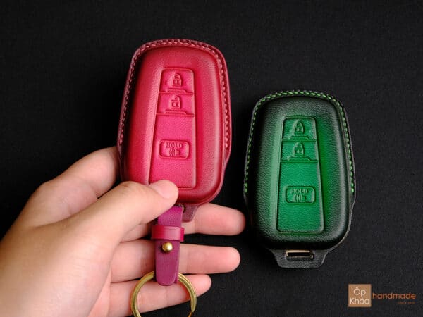 Trên tay mẫu bọc chìa khóa Toyota Corolla Cross