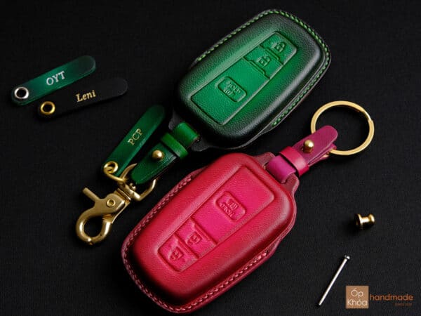 Ốp chìa khóa Toyota Corolla Cros sang trọng