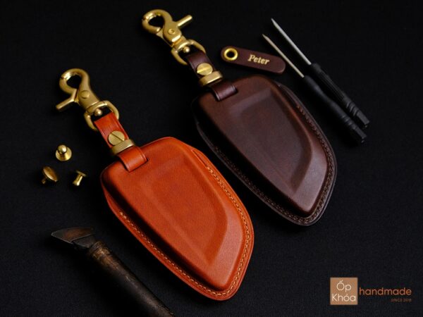 Chất liệu da cao cấp, thiết kế ôm gọn chìa khóa
