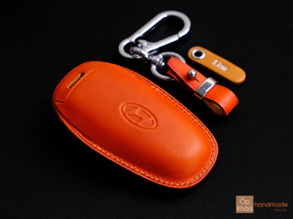 Mặt sau bao da chìa khóa Hyundai Santafe