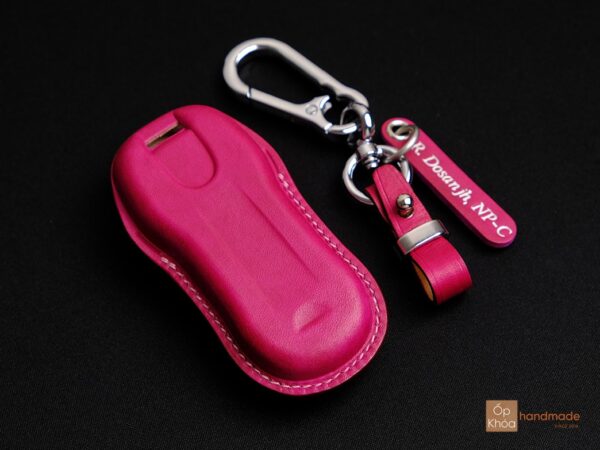 Thiết kế ốp khóa tỉ mỉ, cao cấp bằng da Vegtan