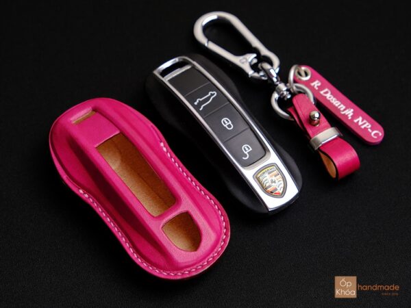 Chi tiết bao da chìa khóa Porsche Macan