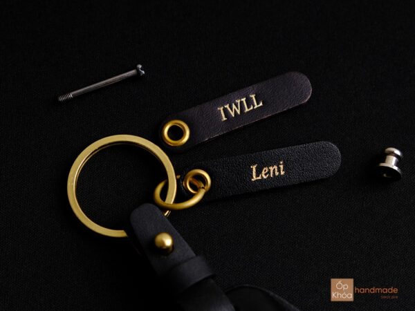 Chi tiết phụ kiện bao da chìa khóa Audi e-tron