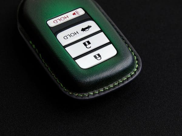 Cận cảnh bao da chìa khóa Honda Civic với đường may thủ công tinh xảo