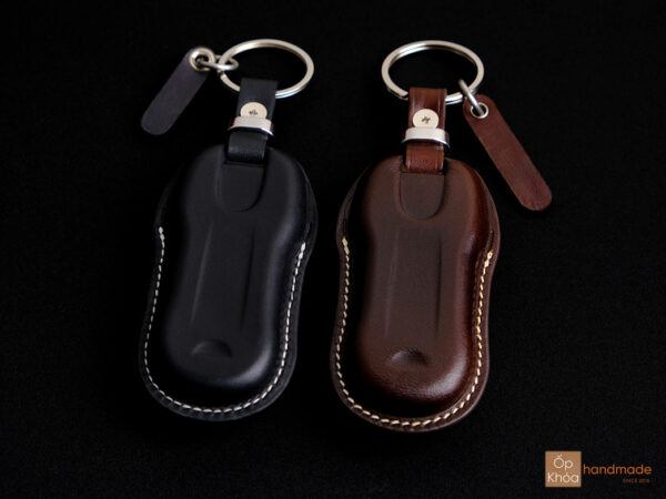 Mặt sau bao da chìa khóa Porsche Cayenne