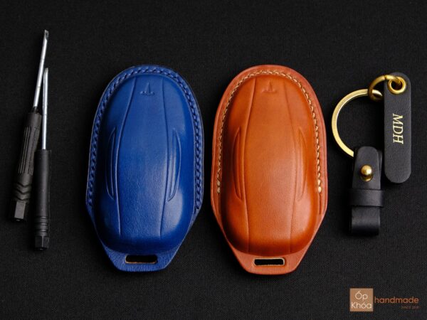 Bao da chìa khóa Tesla Model X được làm từ da Veg-Tanned