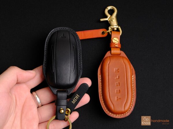 Sở hữu 01 chiếc bao da chìa khóa Tesla vô cùng dễ dàng thuận tiện