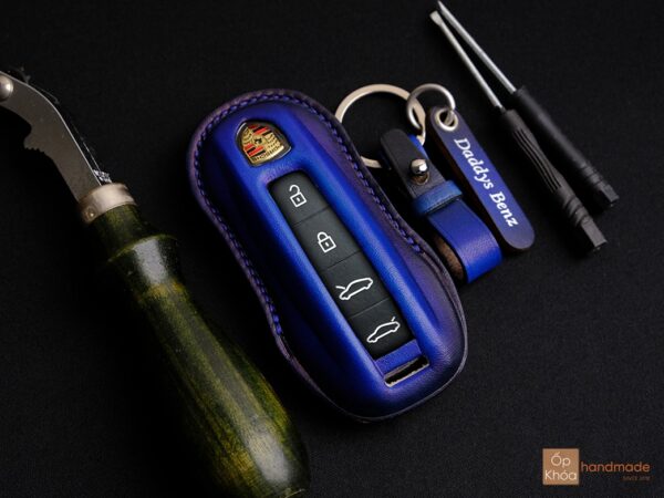 Bao da chìa khóa Porsche Taycan 4 nút bấm. Màu Patina