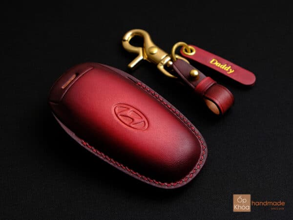 Mặt sau bao da chìa khóa Santafe màu Patina