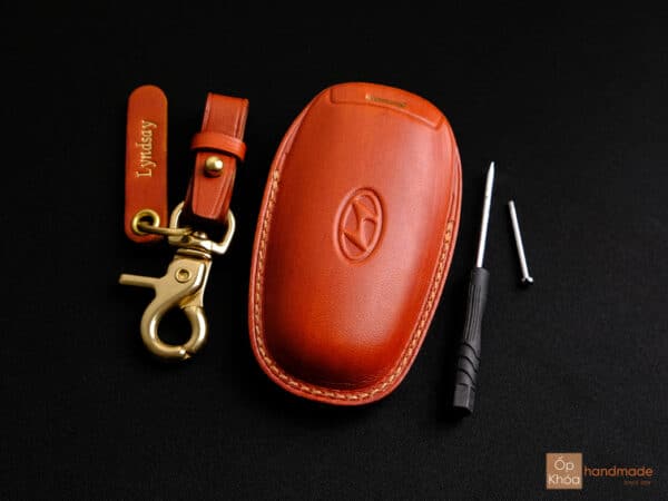 Mặt sau của bao da chía khóa Hyundai Tucson