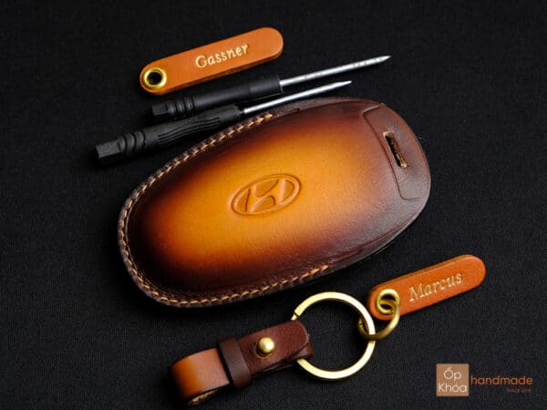 Mặt sau bao da chìa khóa Hyundai Tucson