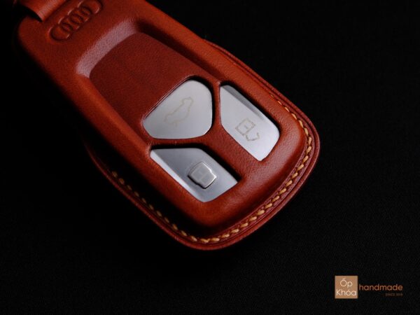 Đường chỉ may tinh tế của bao da chìa khóa Audi Q2, Q3, Q5, Q7, Q8