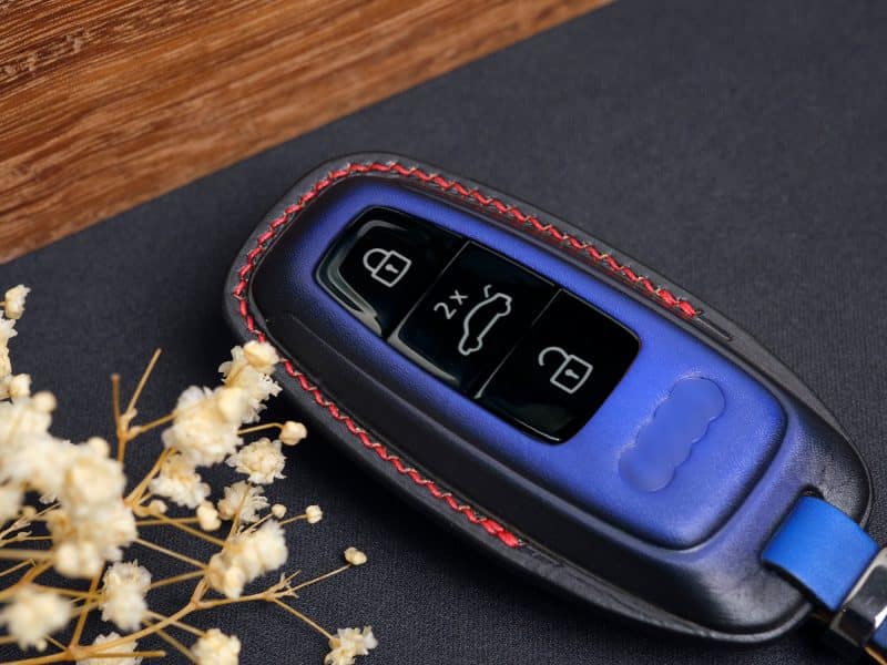 Đường chỉ may tinh tế của bao da chìa khóa Audi Q2, Q3, Q5, Q7, Q8