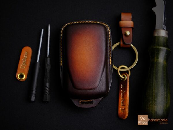 Mặt sau bao da chìa khoá Vinfast VF e34