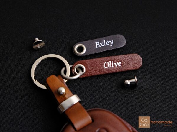 Thẻ tags tên bao da chìa khóa Audi được dập miễn phí