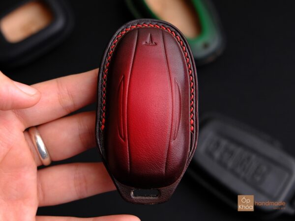 Trên tay mẫu bao da chìa khóa Tesla Model Y màu Patina