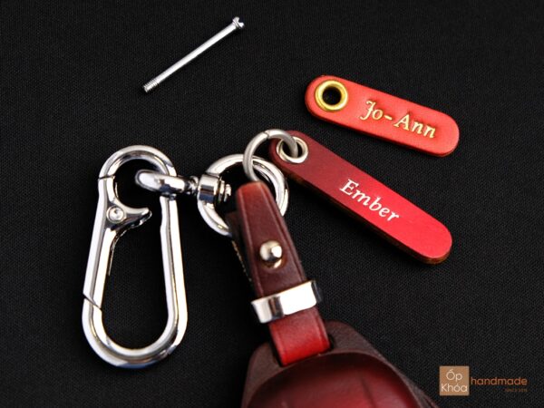 Thẻ tag tên và móc khóa của bao da chìa khóa Tesla Model Y