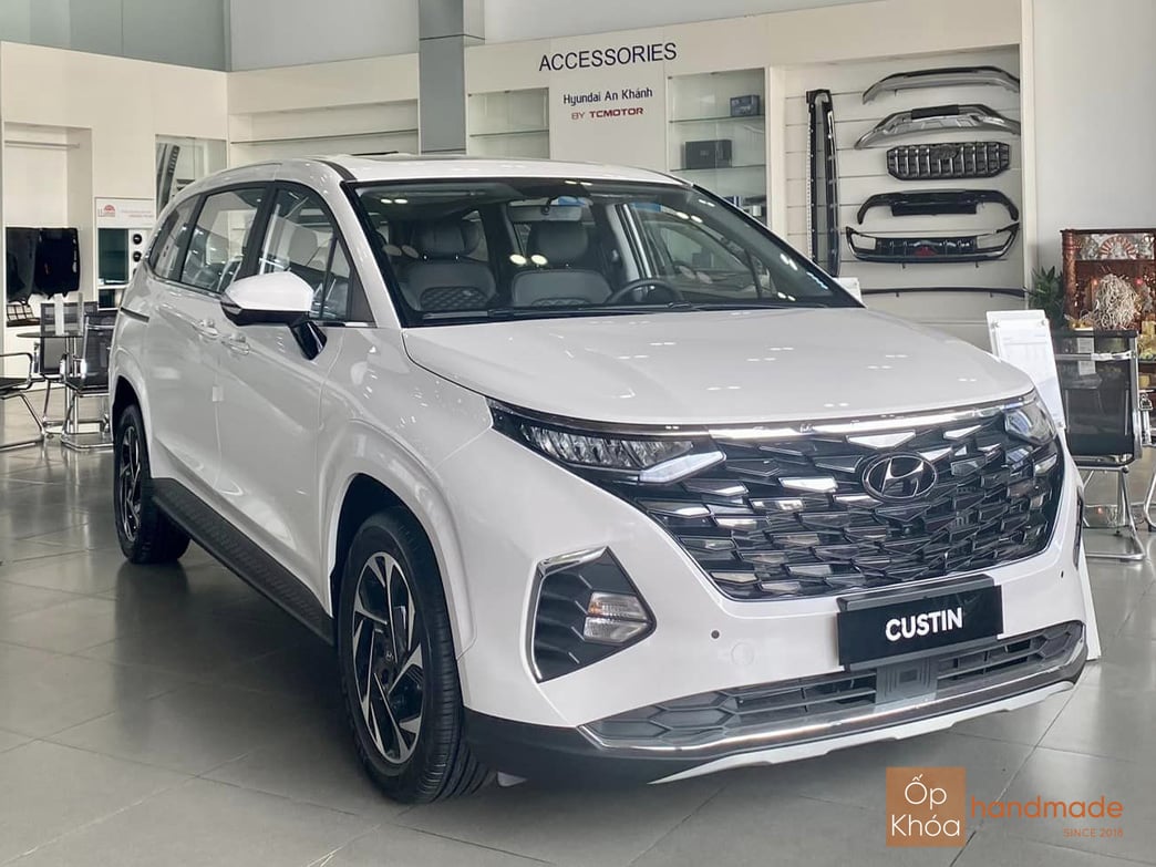 Ảnh minh họa Hyundai Custin.