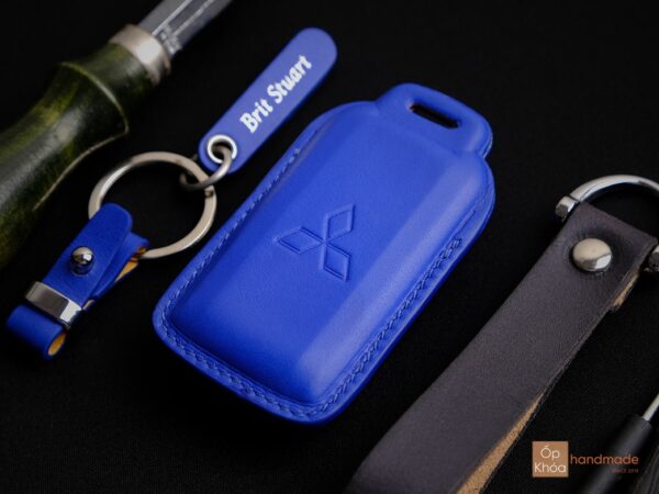 Bao da chìa khóa Mitsubishi Xforce được làm từ da Vegtan