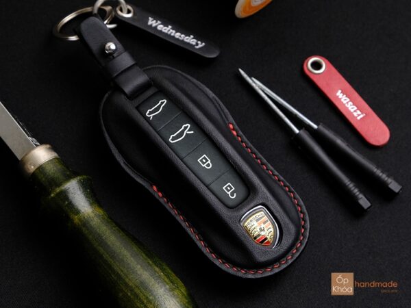 Ốp chìa khóa Porsche Taycan được làm thủ công