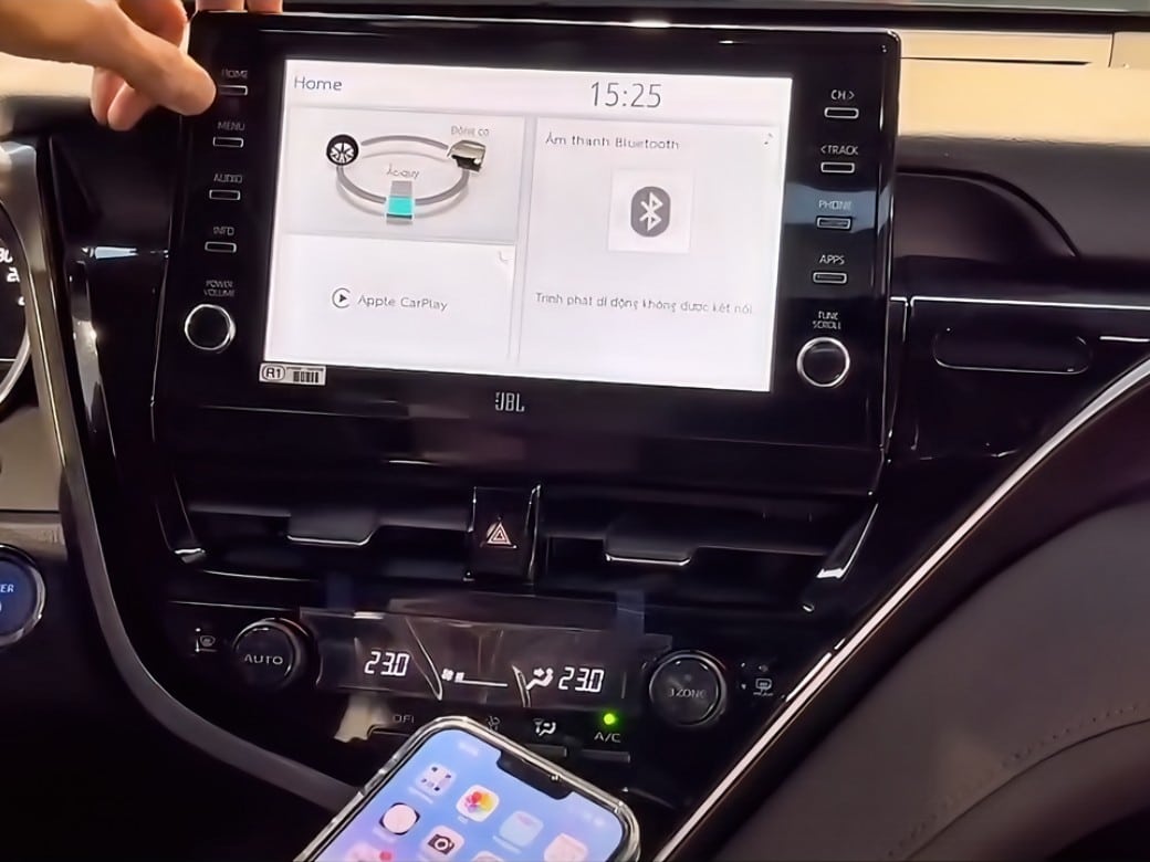 Mở Carplay trên màn hình trung tâm Toyota Camry Mở Carplay trên Toyota Camry