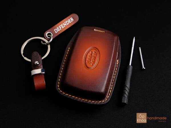 Mặt sau bao da chìa khóa Land Rover Defender
