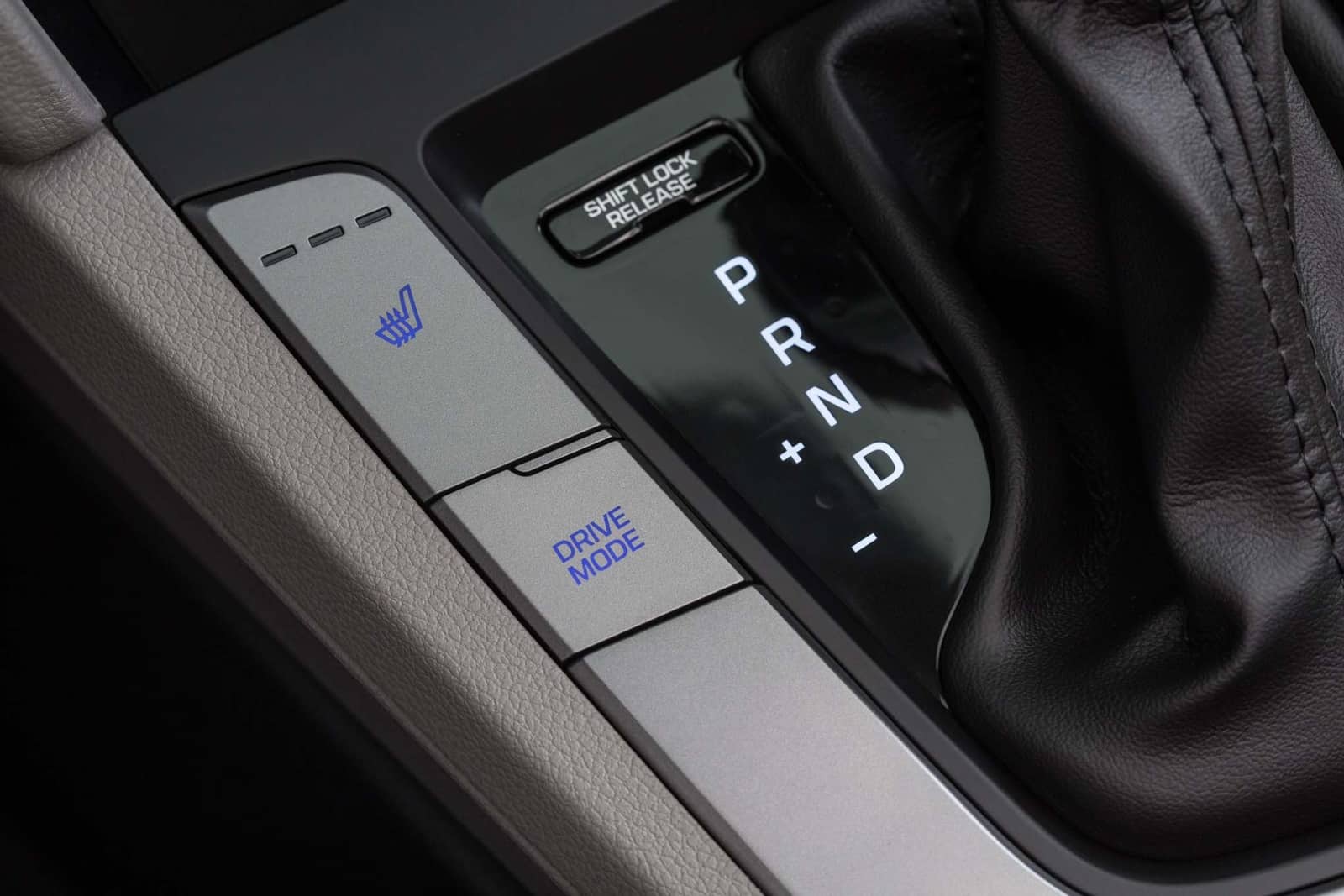 Nút chọn chế độ lái Drive Mode