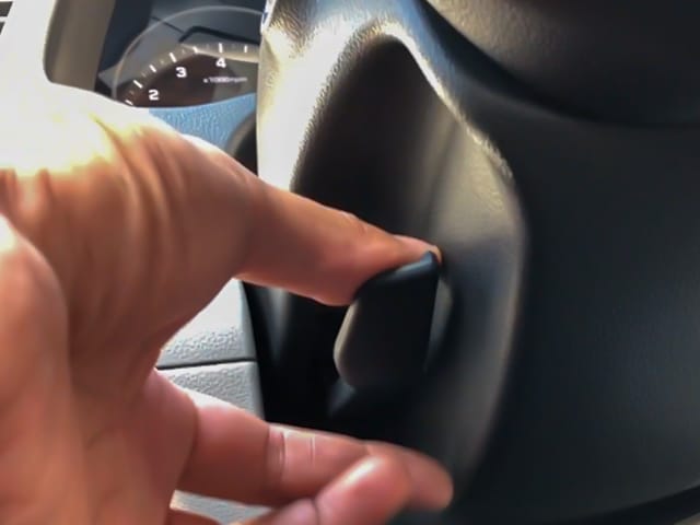 Cách chỉnh vị trí vô lăng trên xe Hyundai Accent để phù hợp tư thế lái Cách chỉnh vị trí vô lăng trên xe Hyundai Accent để phù hợp tư thế lái