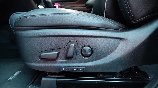 Vị trí ghế lái Hyundai SantaFe