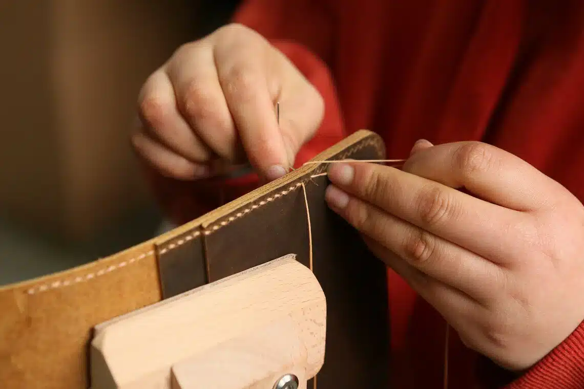 COMPARING HAND-SEWN AND MACHINE-SEWN LEATHER GOODS