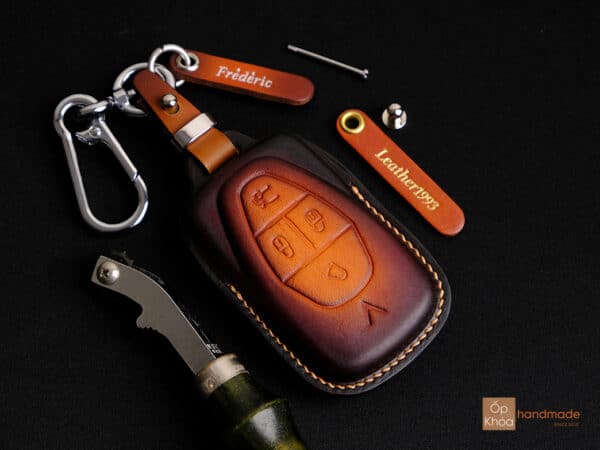 Bao da VF9 Patina khắc tên