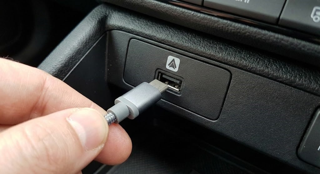 Cách kết nối Android Auto có dây bằng cáp USB