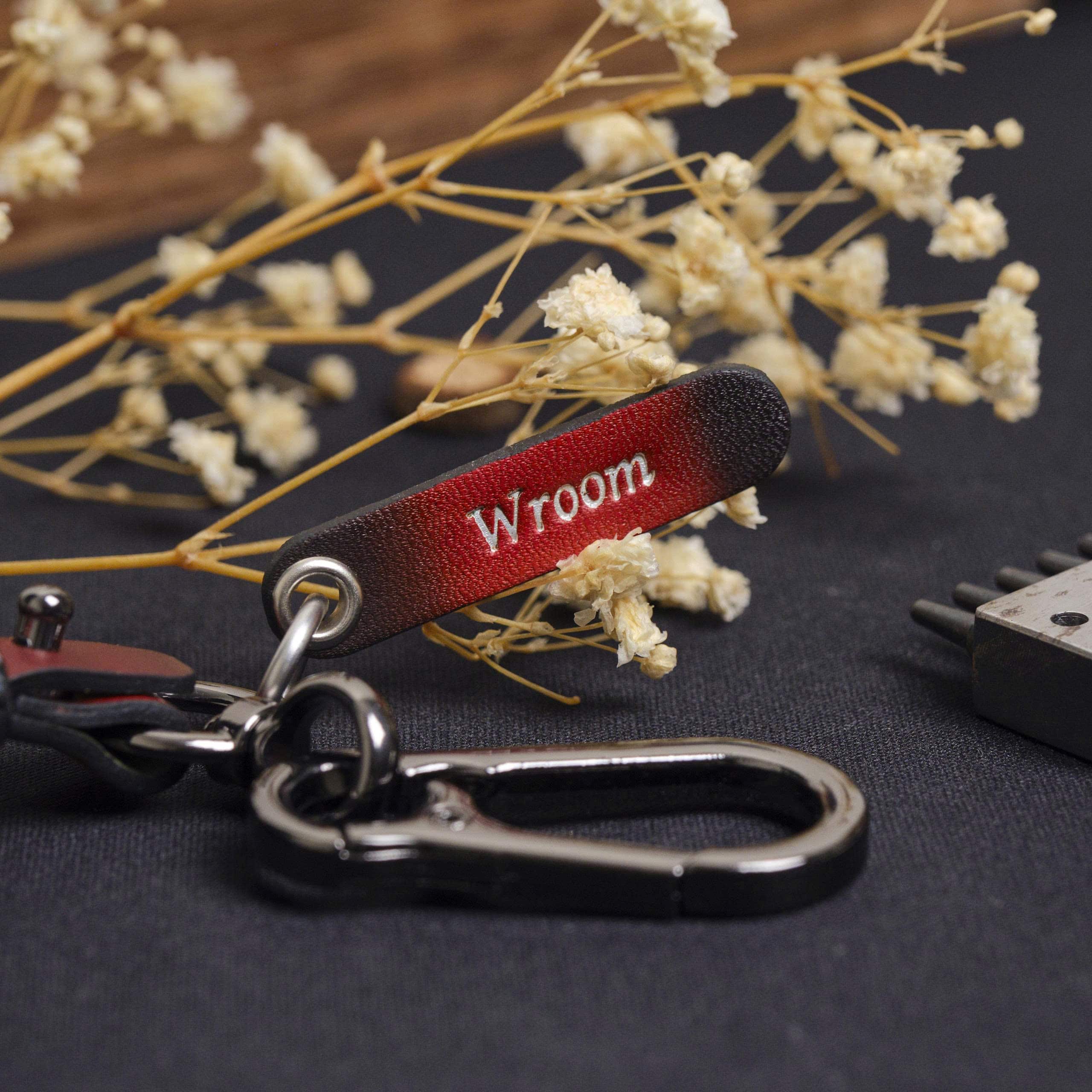 Thẻ da khắc tên riêng - Dấu ấn cá nhân độc quyền