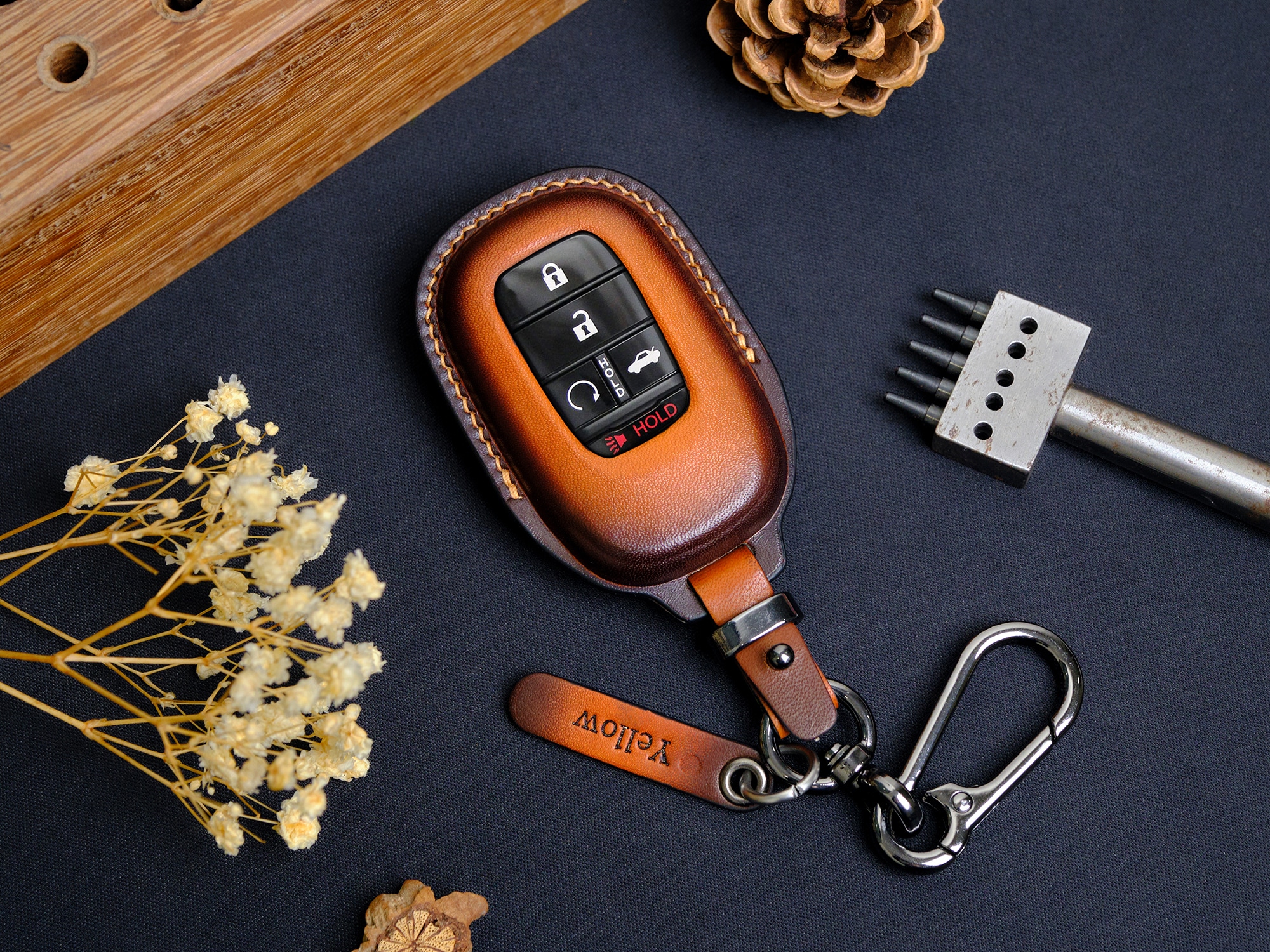 Bao da chìa khóa giúp giảm rơi vỡ và hạn chế ẩm bụi, từ đó giảm lỗi vặt do vỏ hở hoặc tiếp điểm kém.