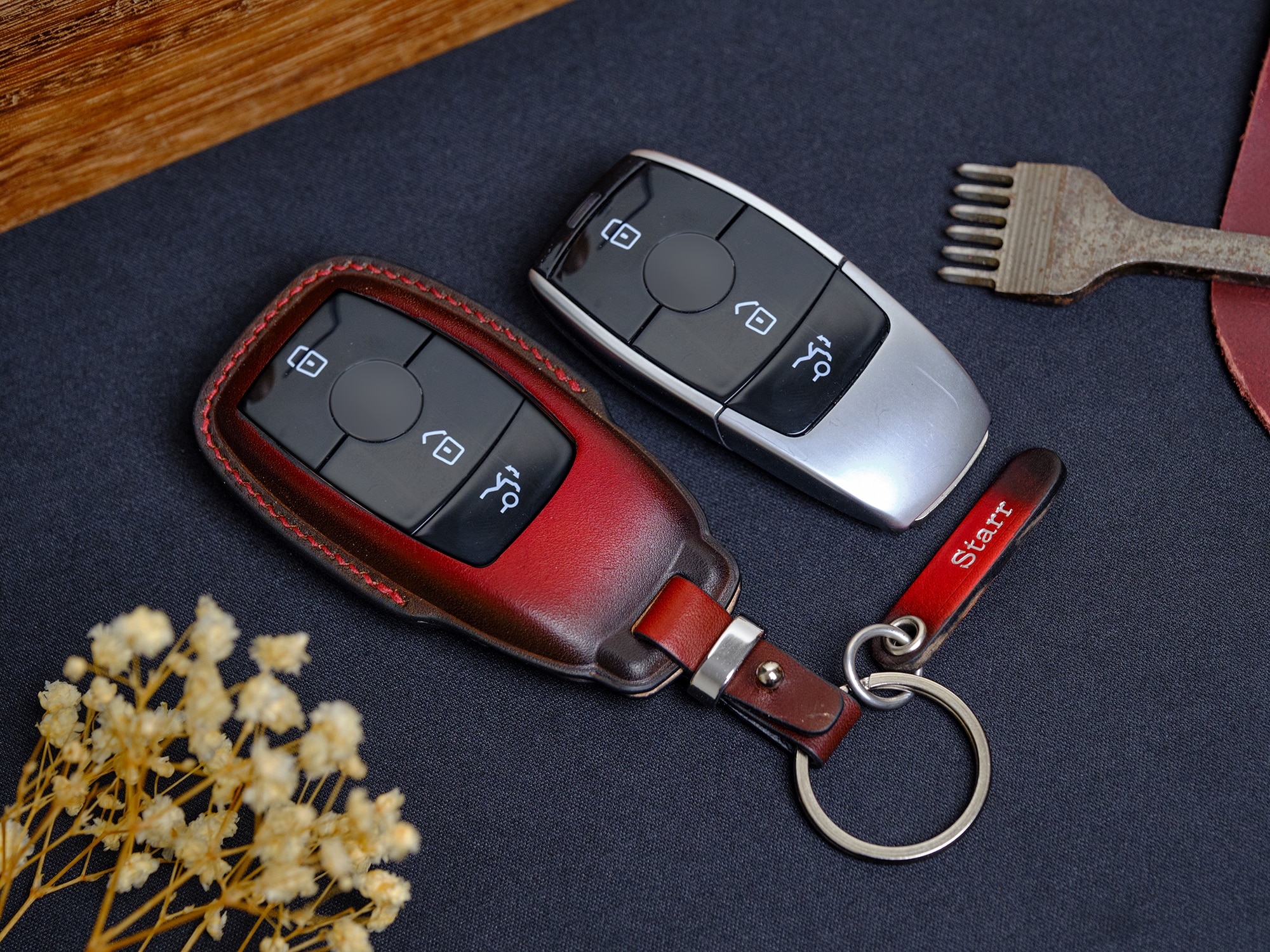 Thiết kế liền mạch giúp bao da giữ được độ mỏng nhẹ, không gây cộm túi quần khi di chuyển.