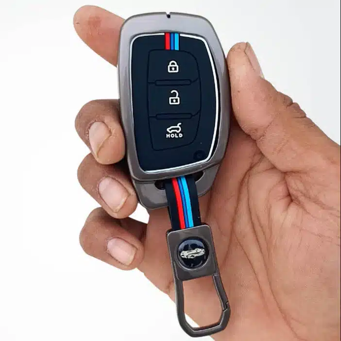 Việc bọc kín smartkey bằng ốp kim loại tạo ra rào cản từ trường, làm giảm nghiêm trọng phạm vi nhận sóng của xe.