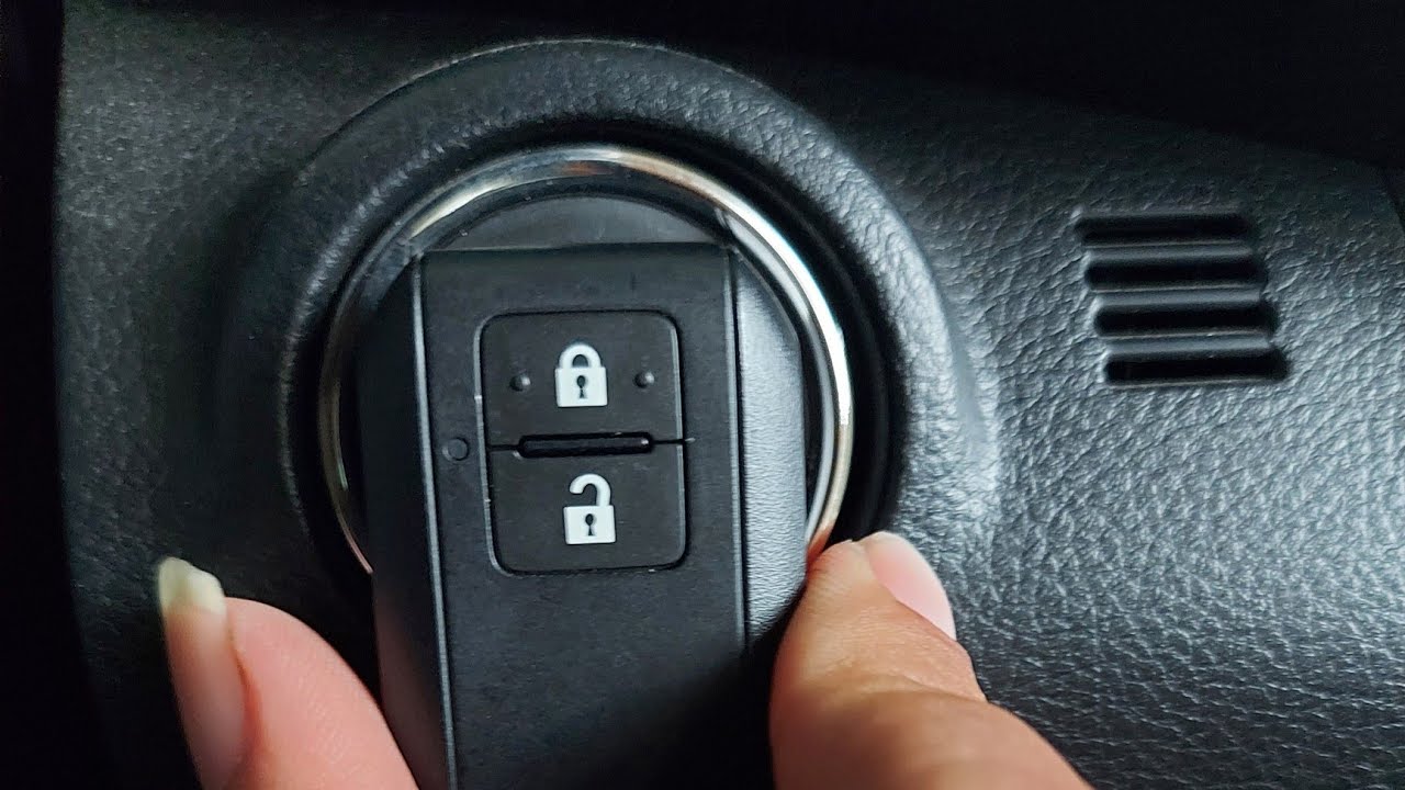 Bắt buộc dùng phần đầu có nút LOCK chạm vào nút khởi động và chờ 2 giây để xe nhận tín hiệu.