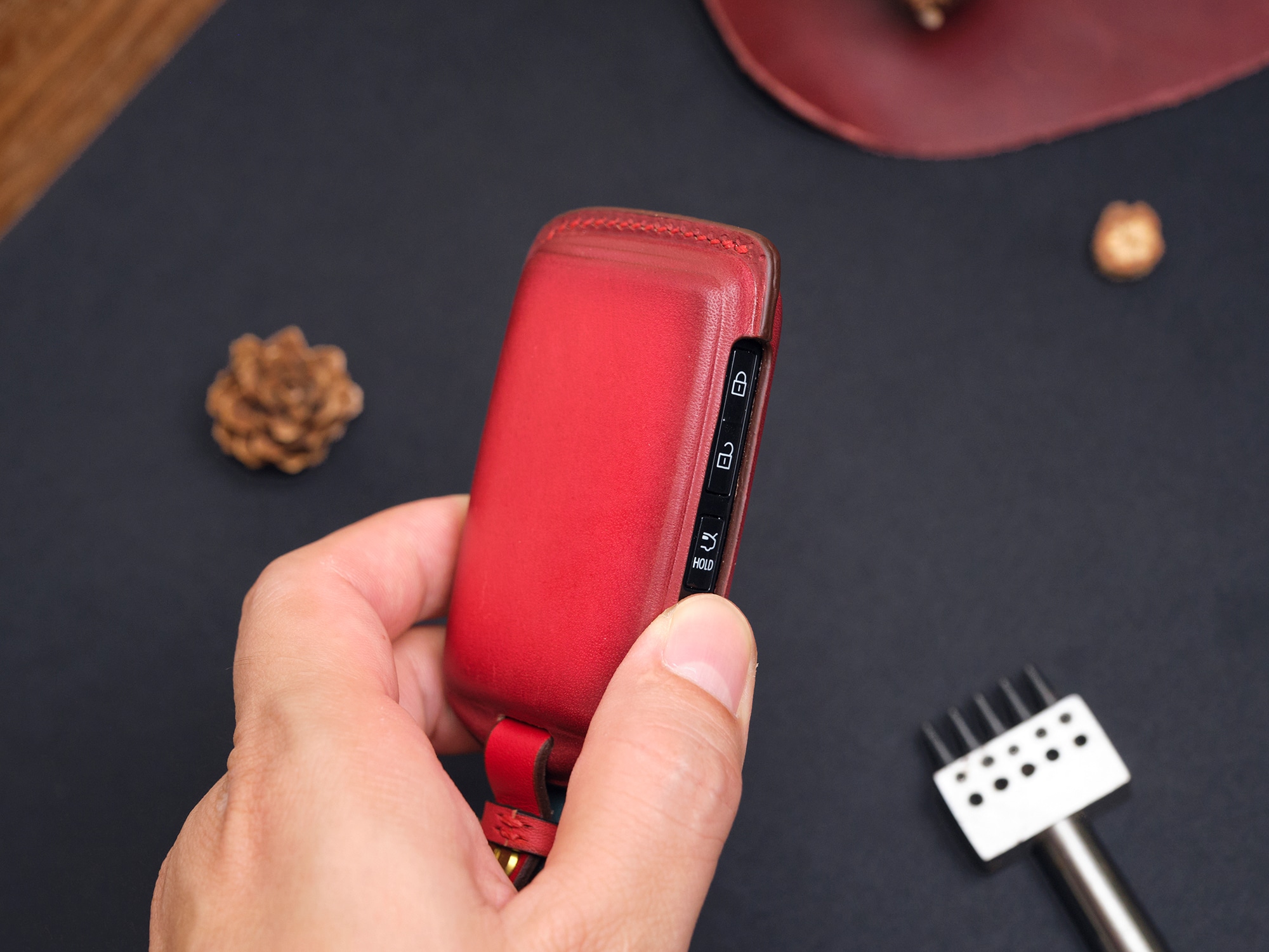 Bao da chìa khóa da bò với form gọn và bề mặt chắc tay